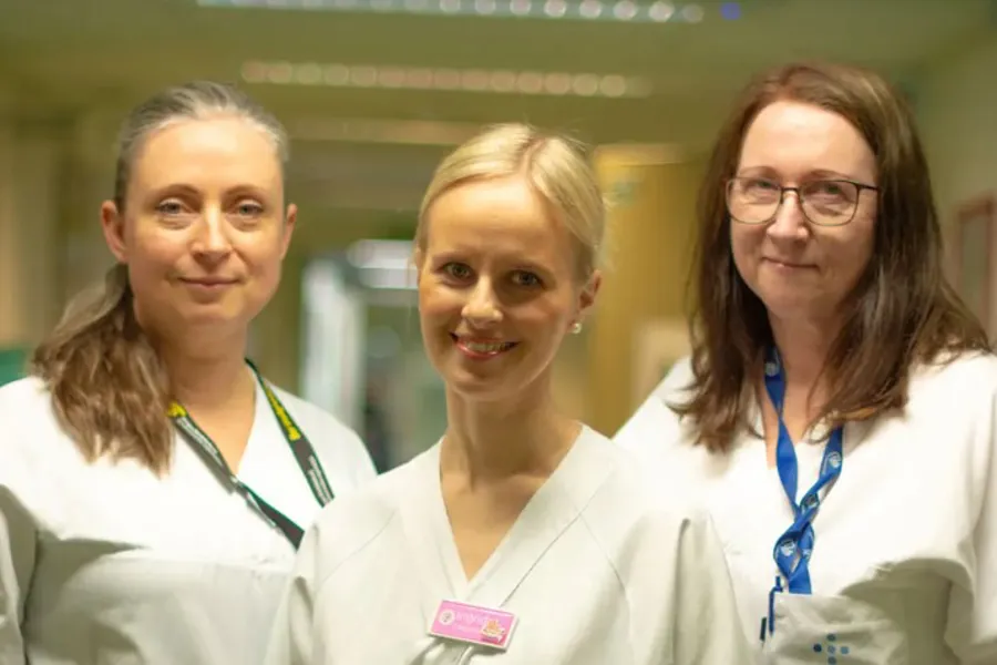 En gruppe kvinner i hvite frakker