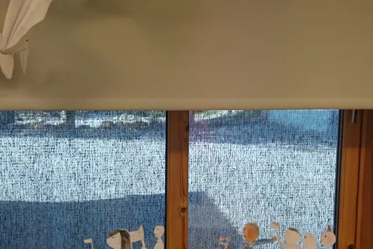 Vindusscreen på vindu i klasserom.jpg