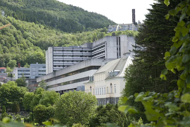 Oversiktsbilde Sentralblokka sett fra Kvinneklinikken. Foto