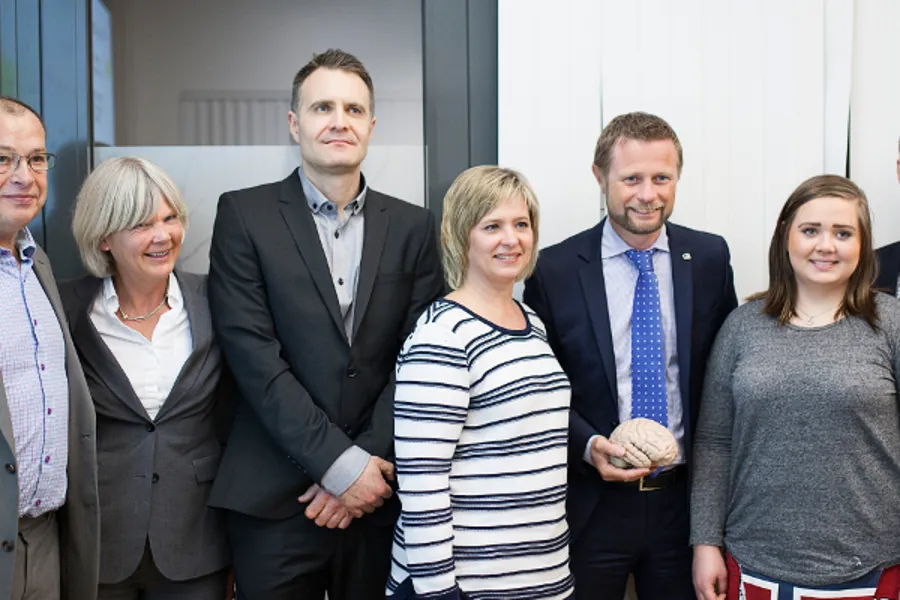 Gruppebilde OCD-team og helseminister Bent Høie. Foto