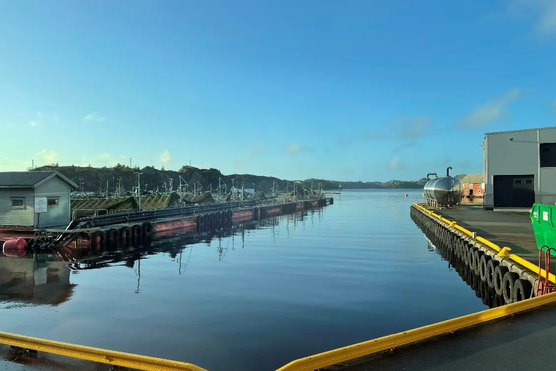 Eksteriør kaianlegg i maritime omgivelser. Foto